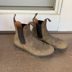 Blundstones